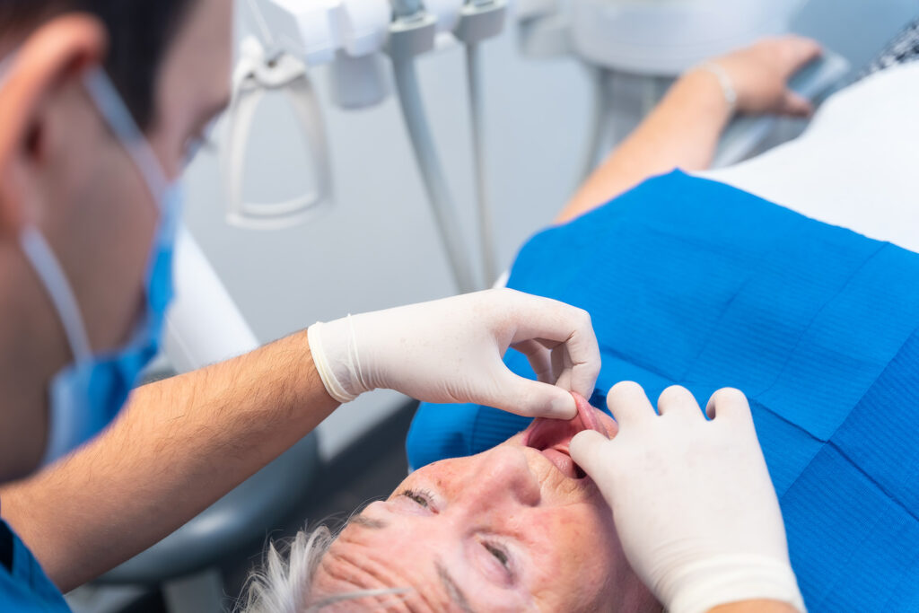 tooth extraction cost