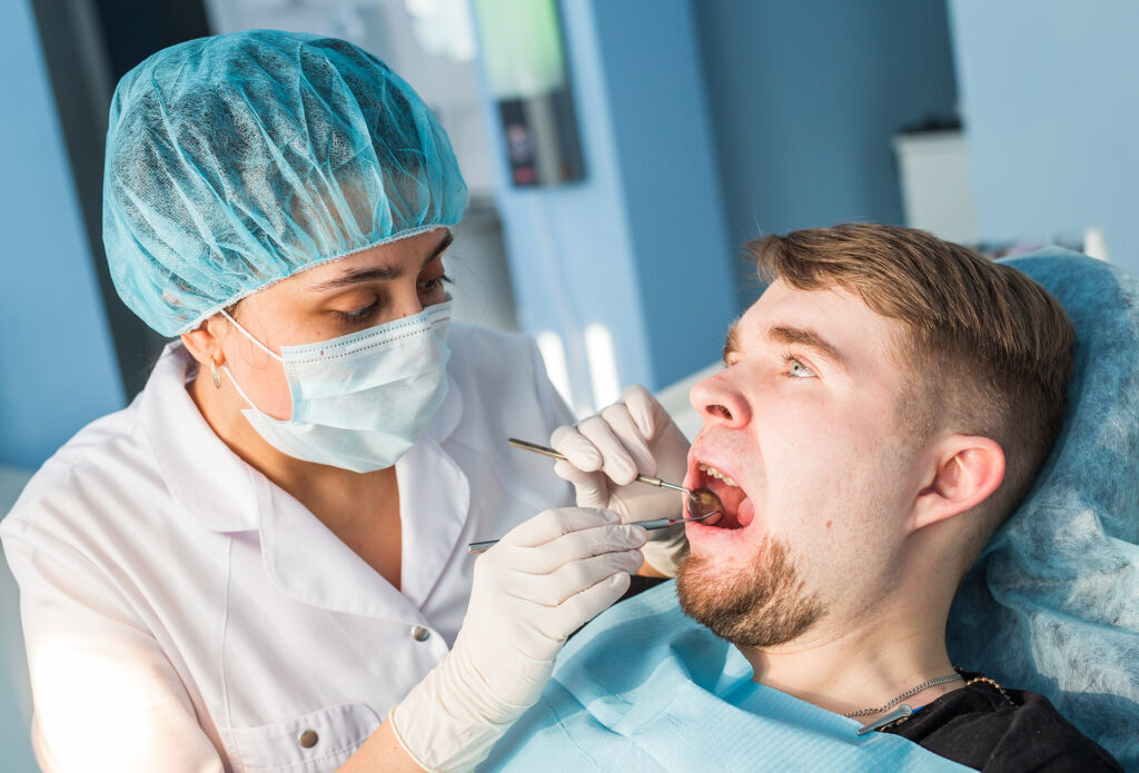 what causes wisdom tooth decay